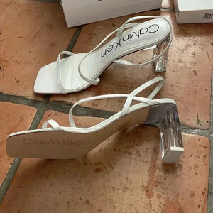 NEW ✨ CALVIN KLEIN Idina White Leather with Clear Heel Sandals Size 11